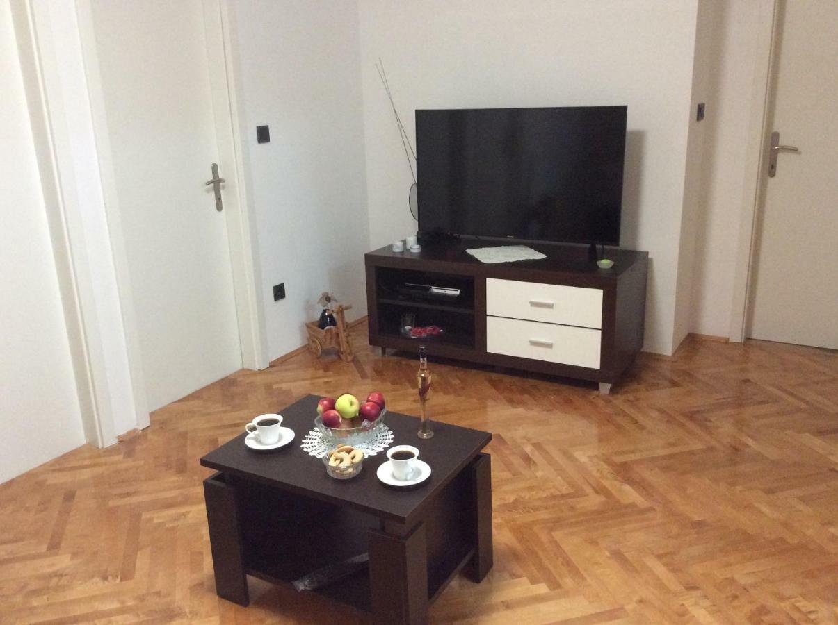 Apartment Karla Snb Lozovac Exterior photo