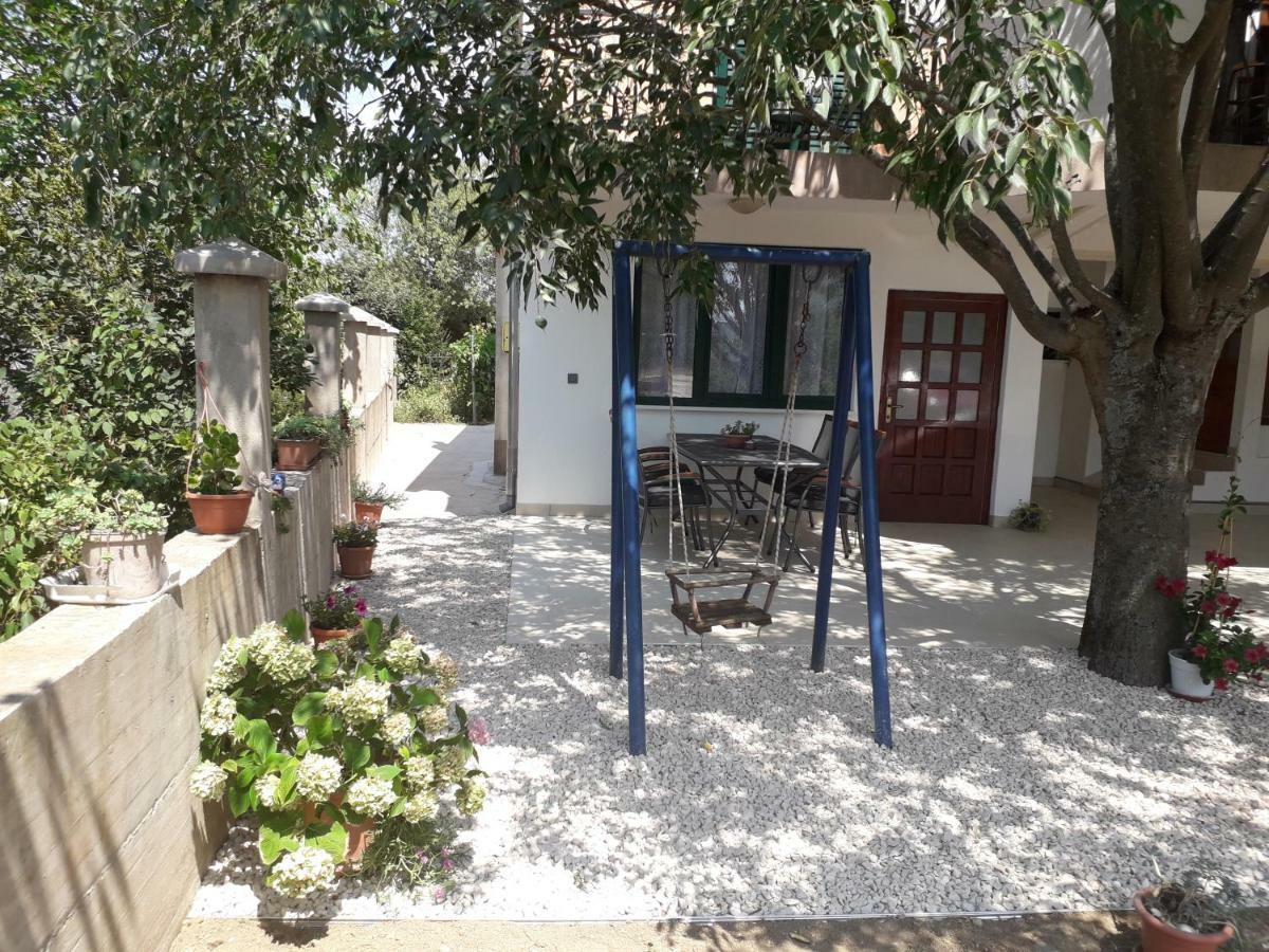 Apartment Karla Snb Lozovac Exterior photo