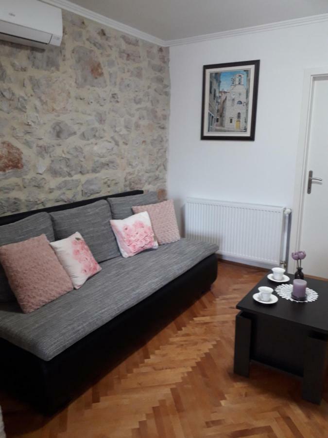 Apartment Karla Snb Lozovac Exterior photo