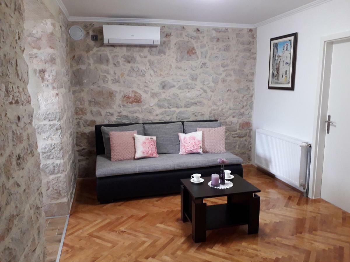 Apartment Karla Snb Lozovac Exterior photo